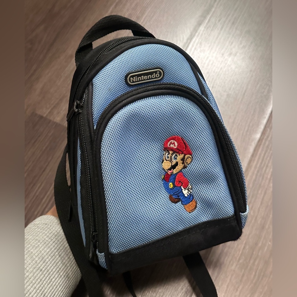 Nintendo DS Mini Backpack / Carry Bag Case  with Embroidered Mario - Picture 2 of 6